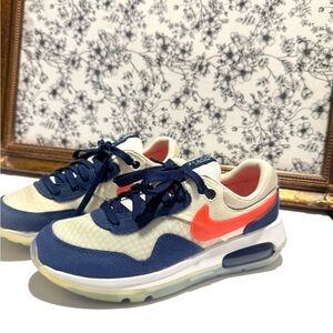 Nike Air Max Motif GS “Light Bone Midnight Navy” 🤍✨